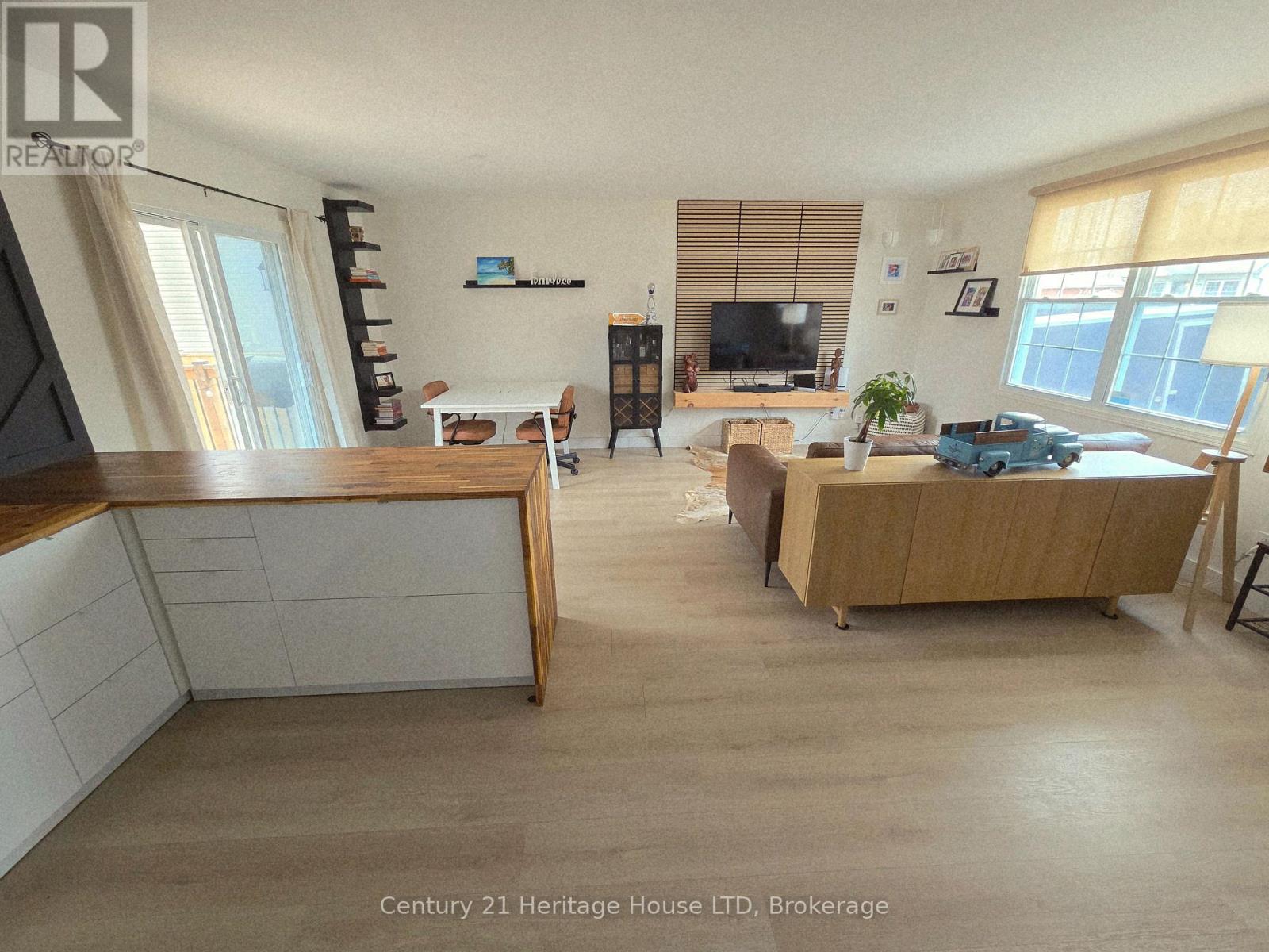 552 LAKEVIEW ROAD - 15