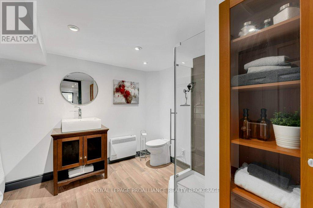 168 AVENUE ROAD - 30