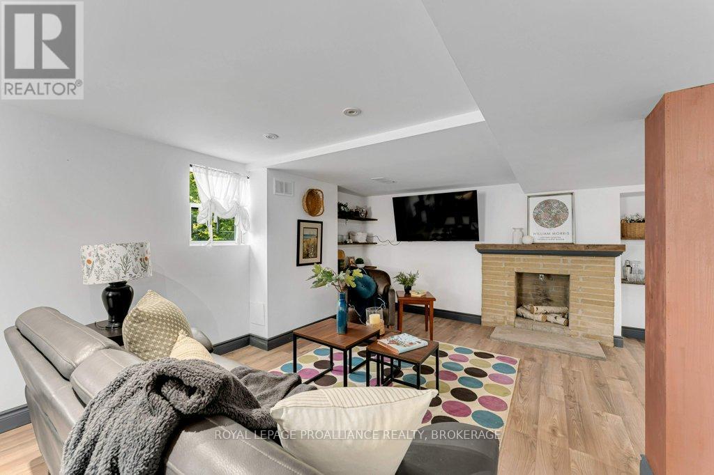 168 AVENUE ROAD - 37