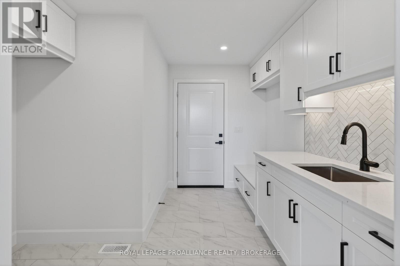 190 JEAN DRIVE - 13