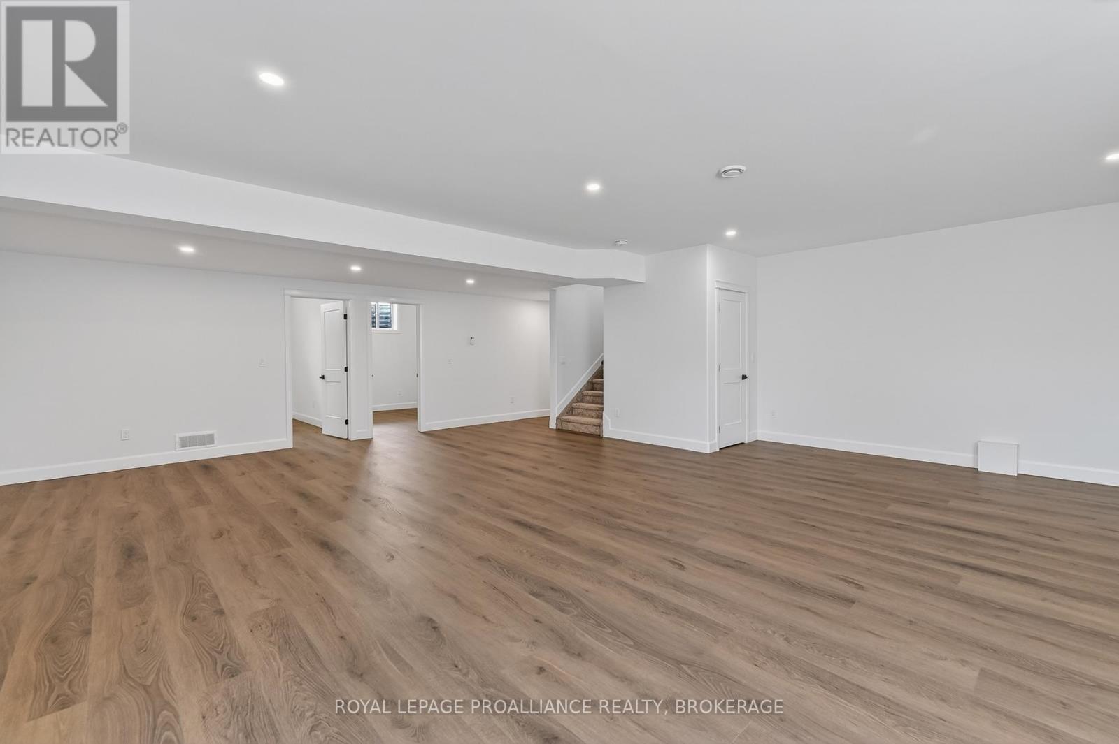 190 JEAN DRIVE - 26