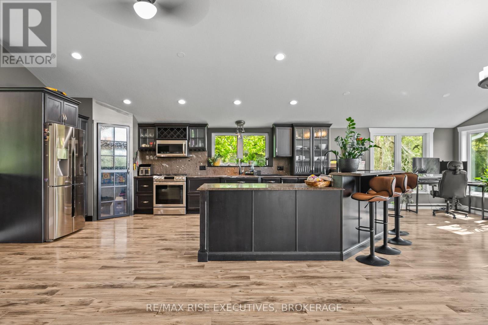 801 CAMP LANE - 22