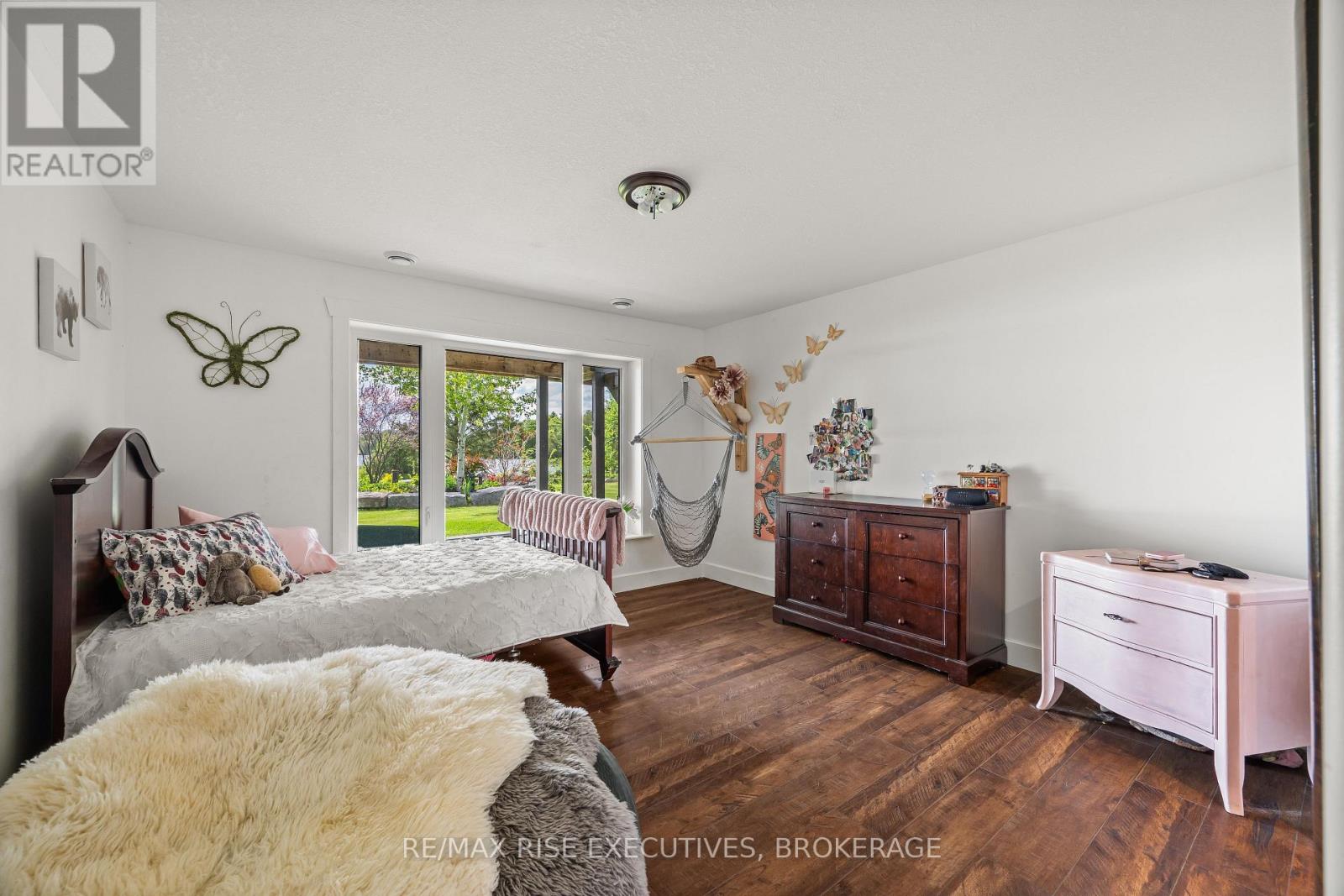801 CAMP LANE - 44