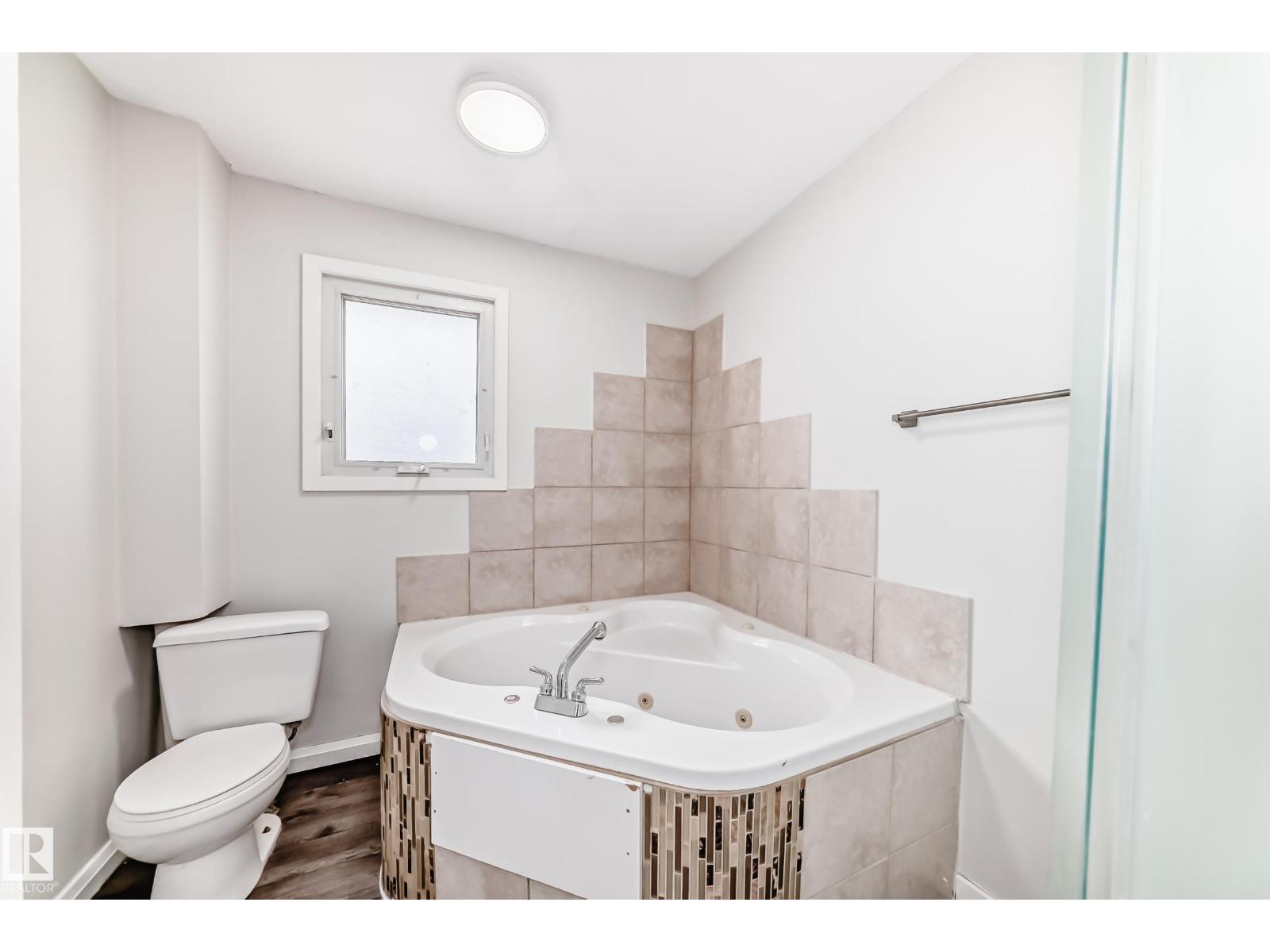 8615 42A AV NW - 25
