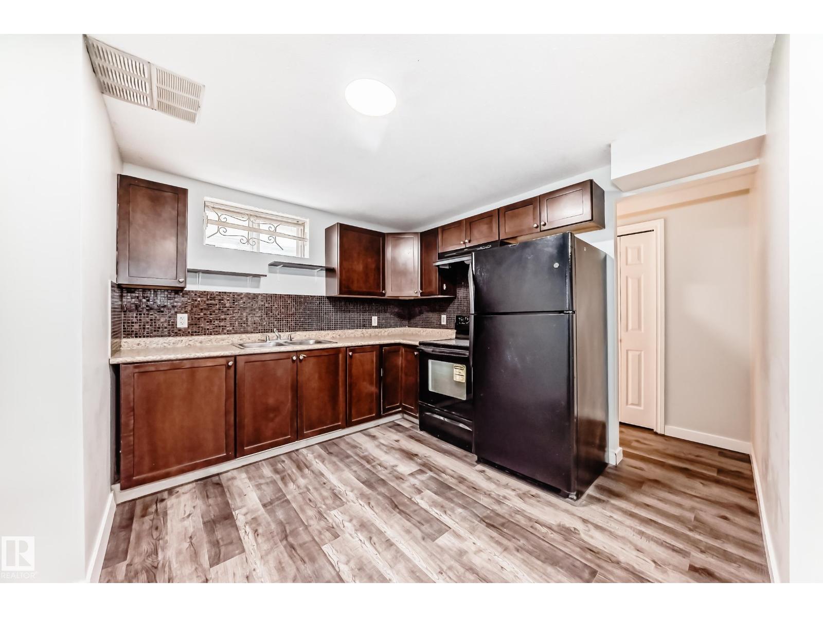 8615 42A AV NW - 28