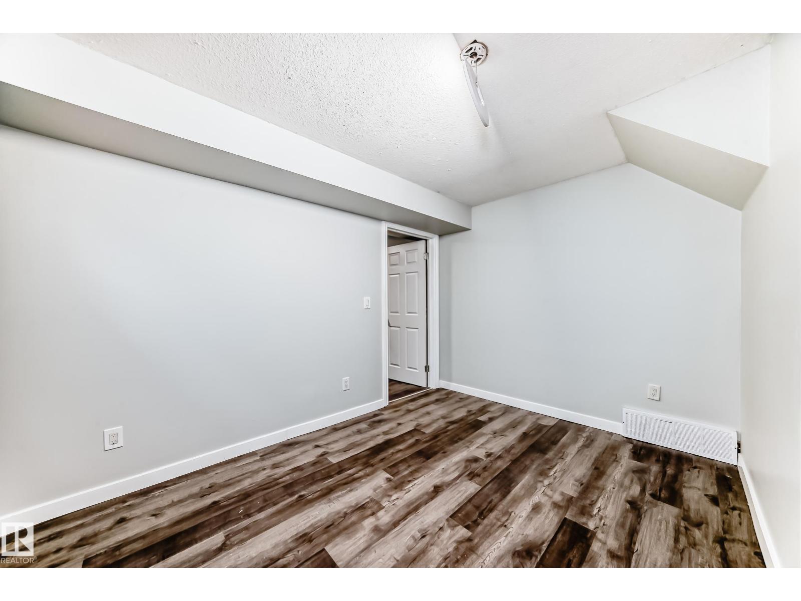 8615 42A AV NW - 37