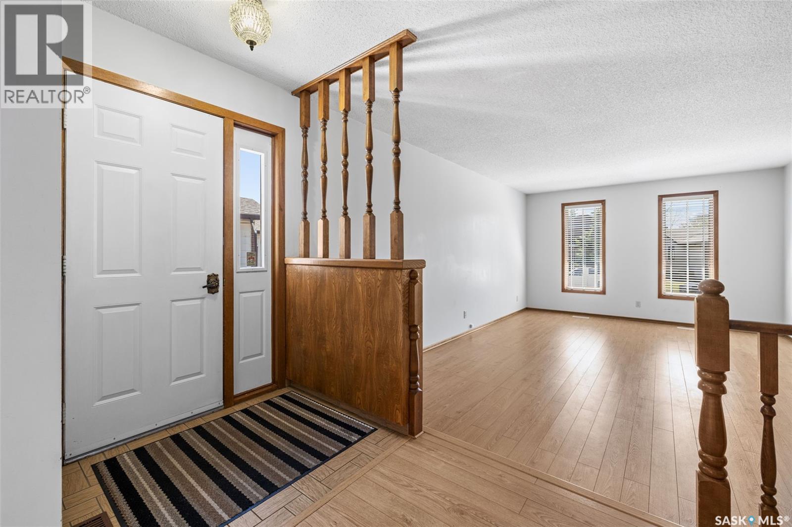 21 Merlin CRESCENT N - Image 3