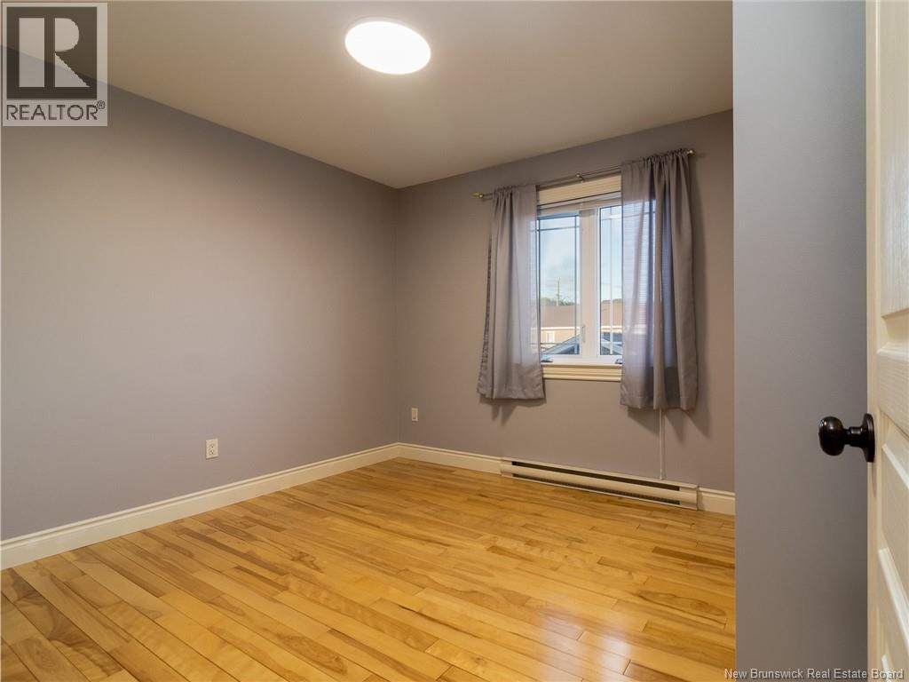 927 Mapleton Road - 18