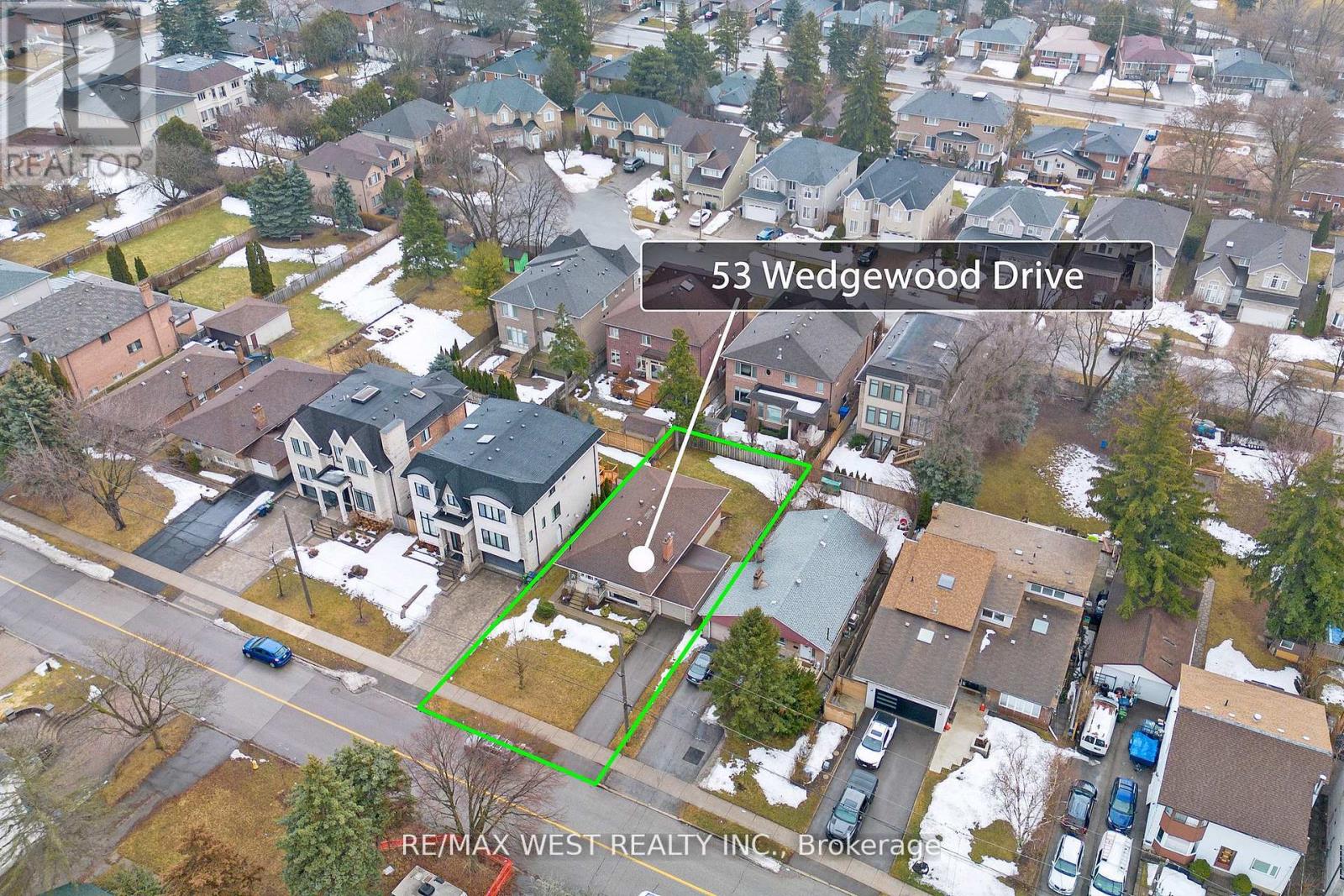 53 WEDGEWOOD DRIVE - 32