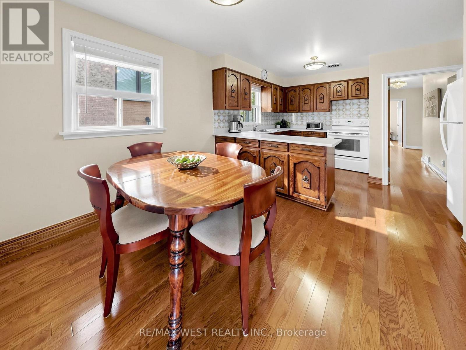 53 WEDGEWOOD DRIVE - 8