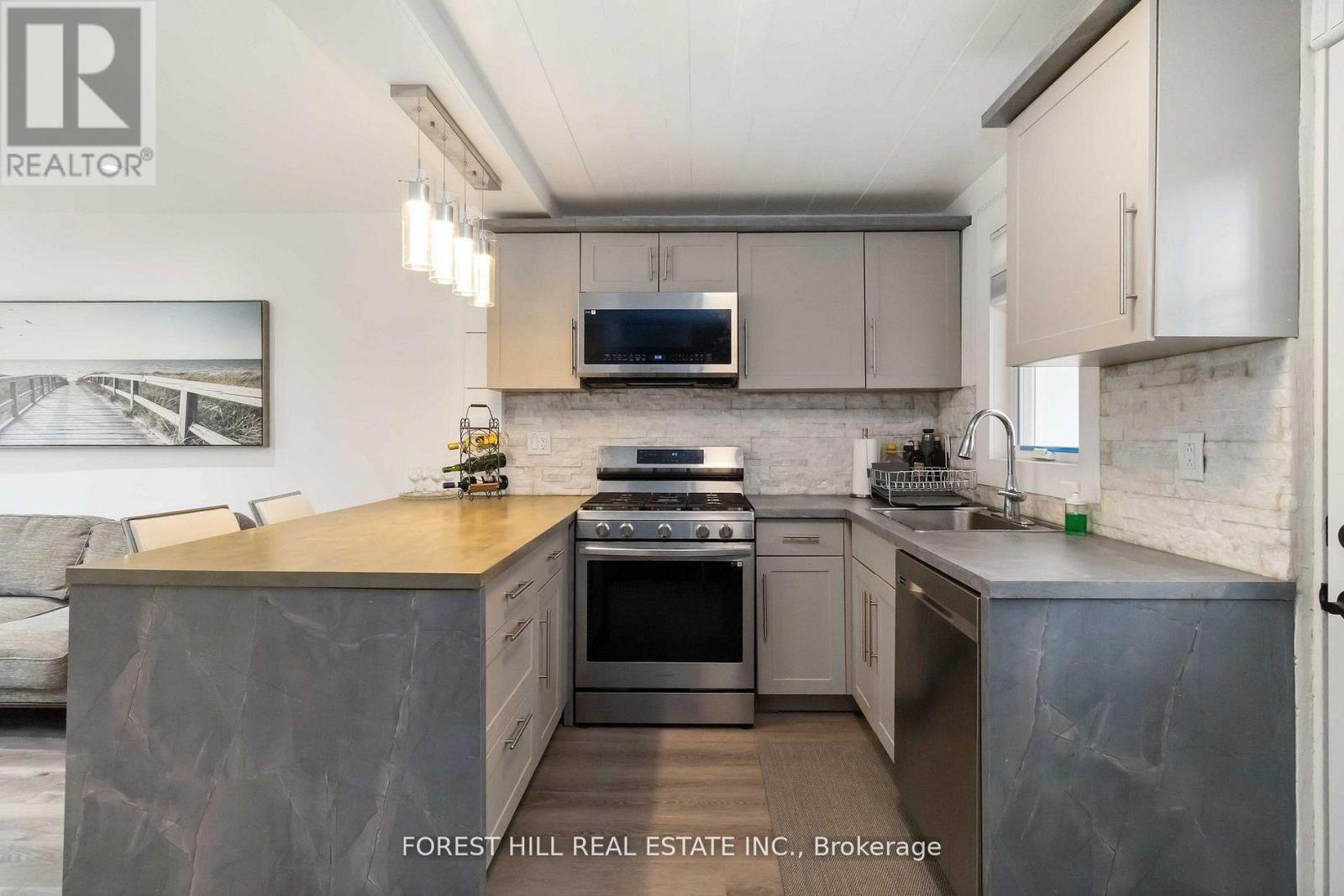 310 SENLAC ROAD - 4