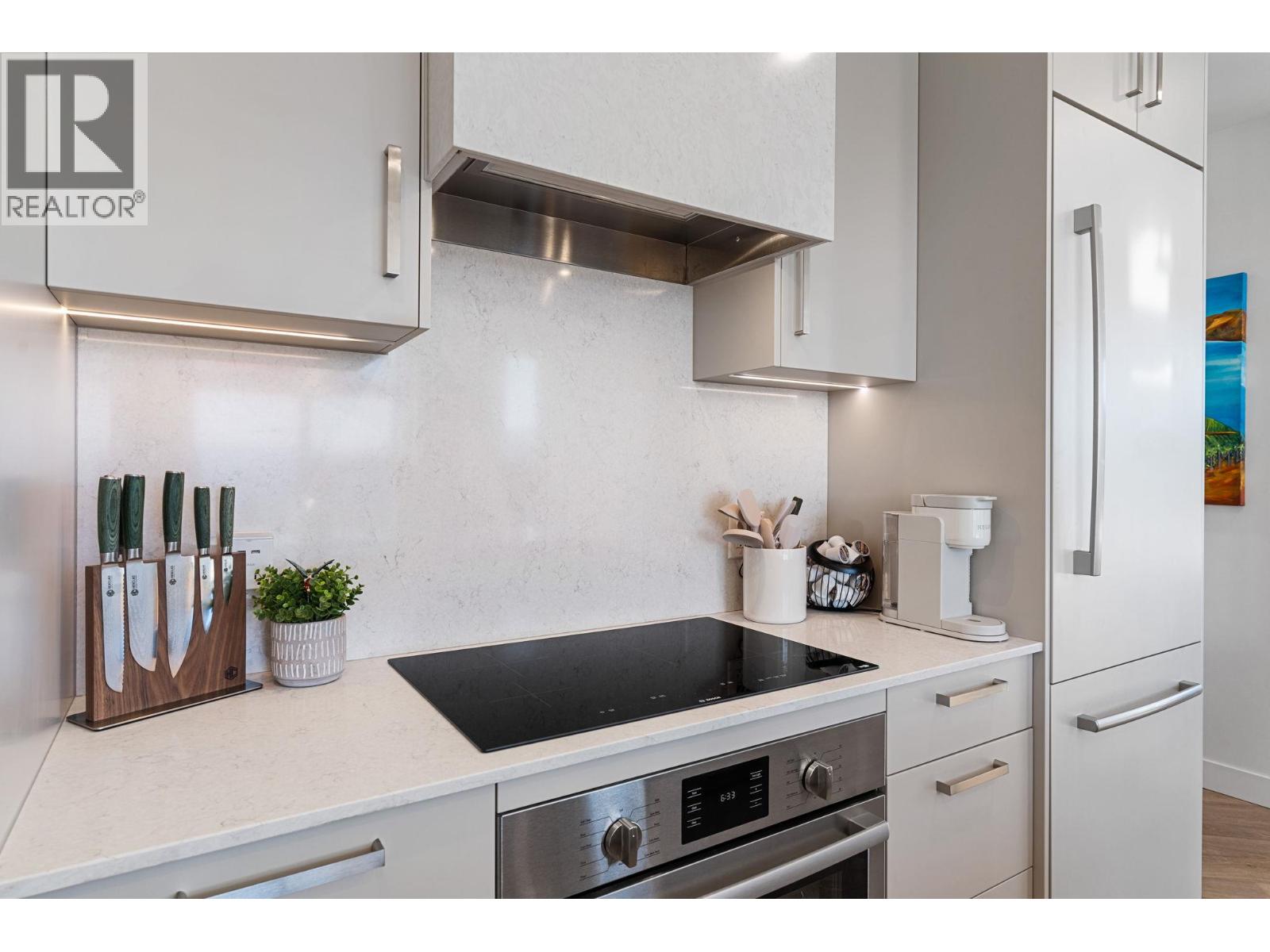 707 3340 Lakeshore Road, Kelowna