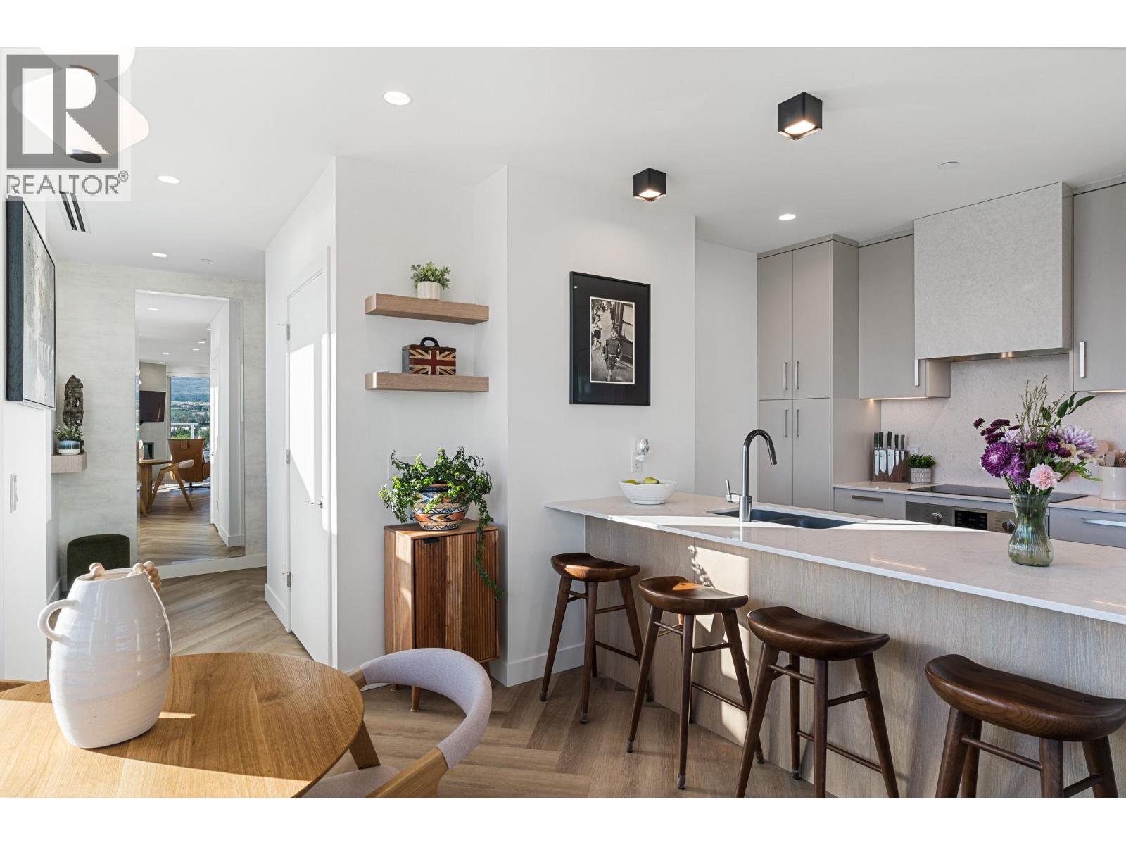 707 3340 Lakeshore Road, Kelowna