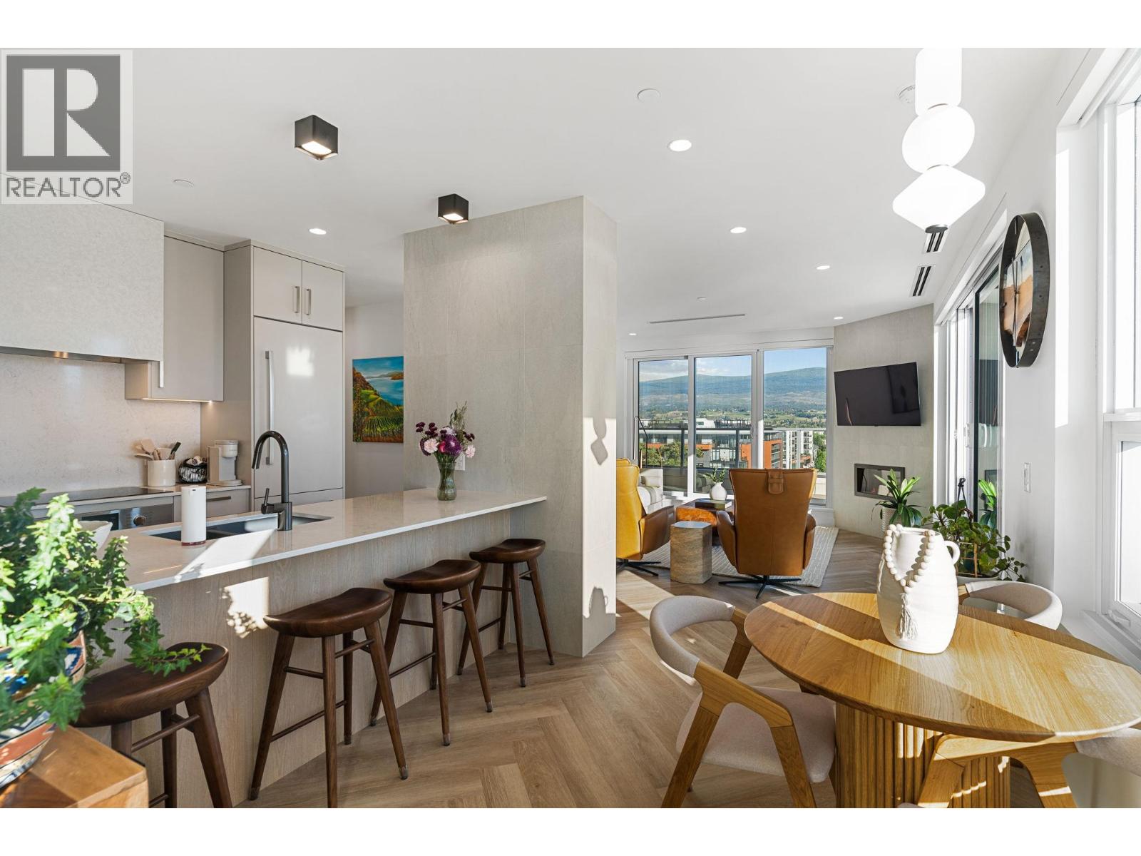 707 3340 Lakeshore Road, Kelowna