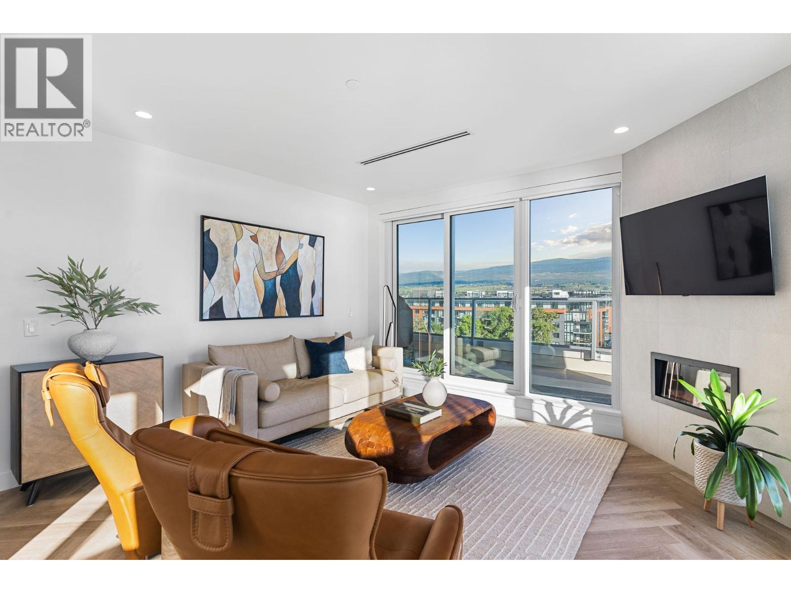 707 3340 Lakeshore Road, Kelowna
