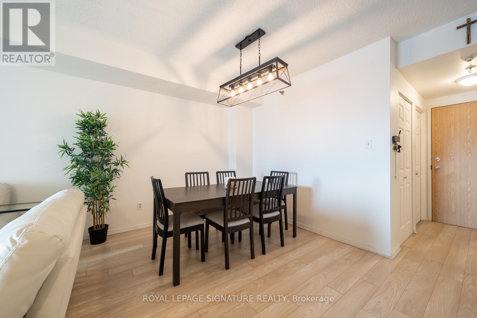 #316 5800 SHEPPARD AVENUE E - 3