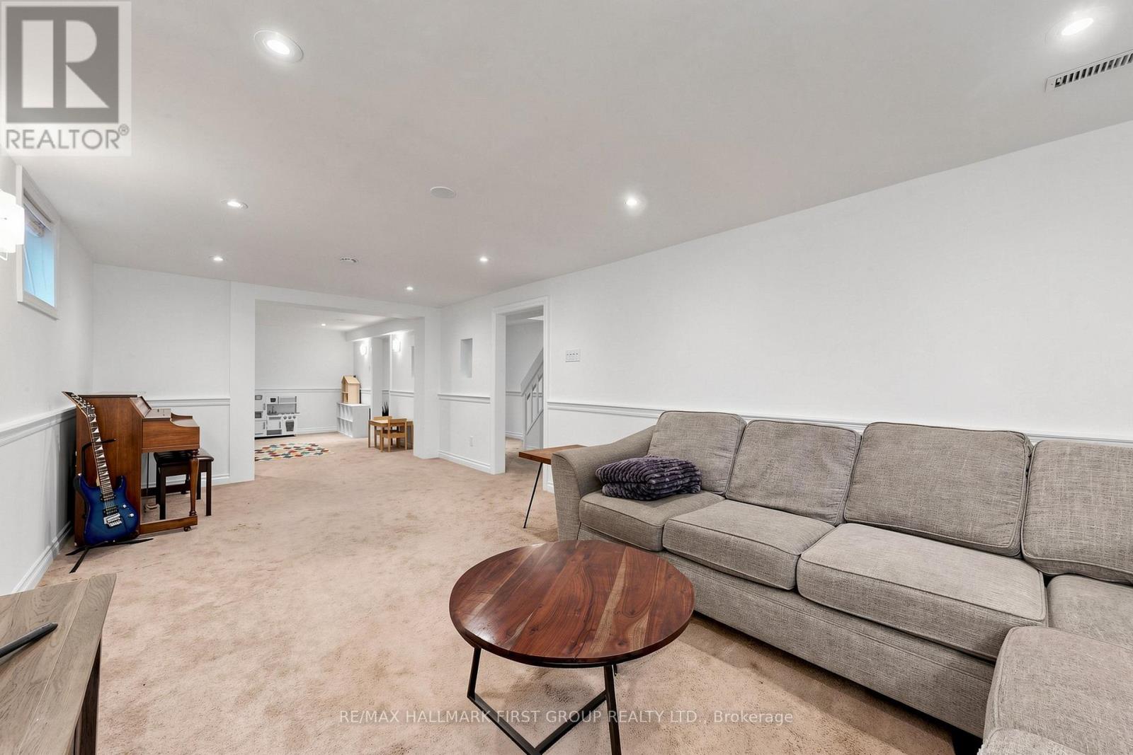 16 MCFARLANE COURT - 37