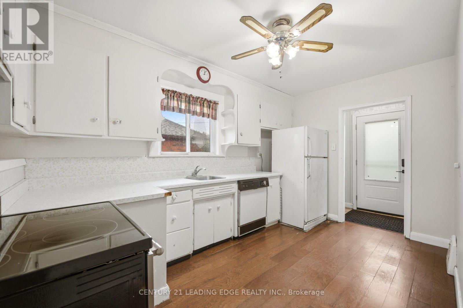 54 LEWISTON ROAD - 6