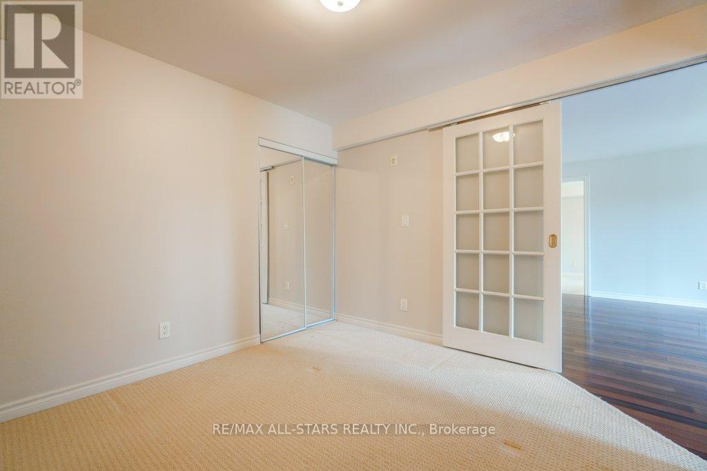 #214 22 JAMES HILL COURT - 22