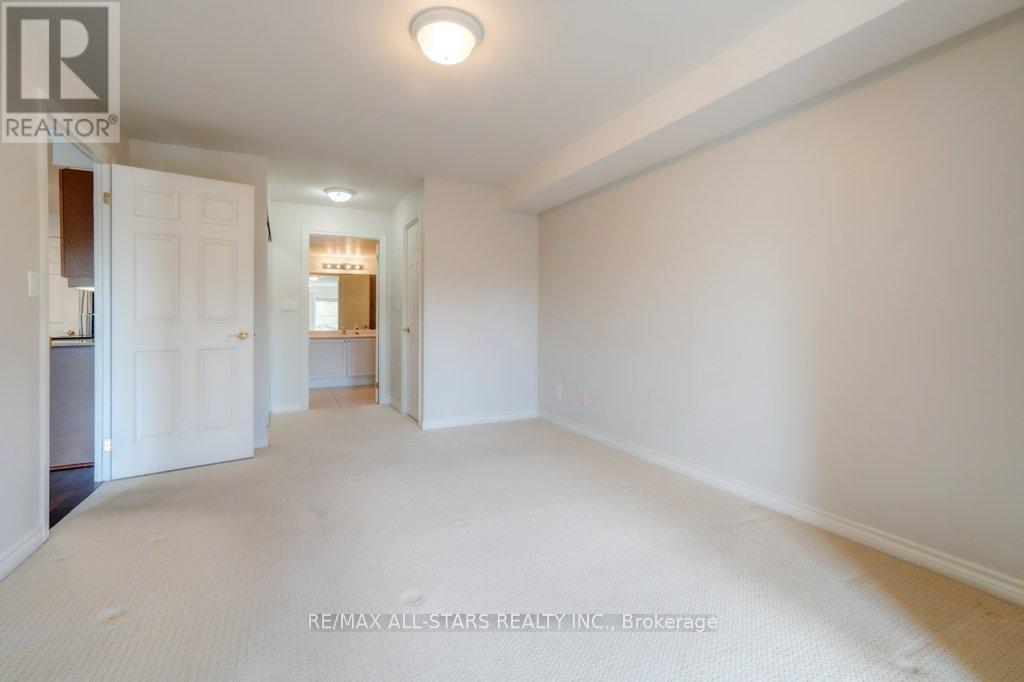 #214 22 JAMES HILL COURT - 24
