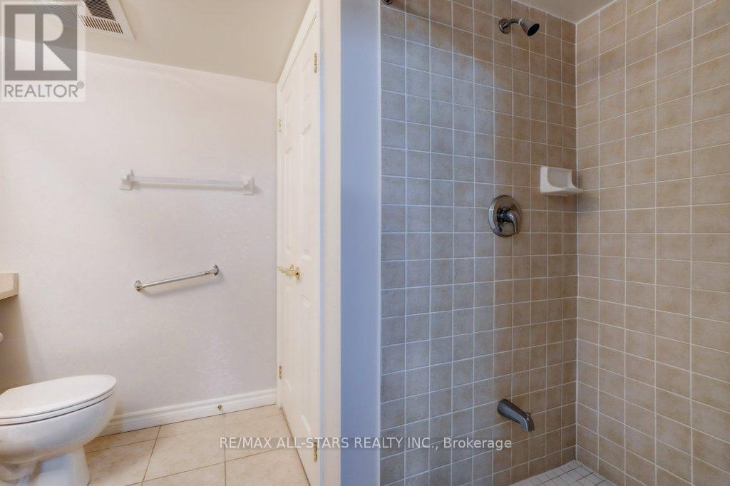 #214 22 JAMES HILL COURT - 31