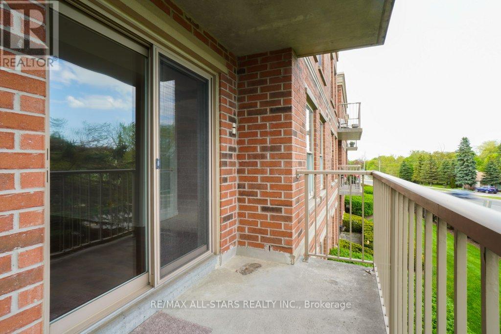#214 22 JAMES HILL COURT - 37