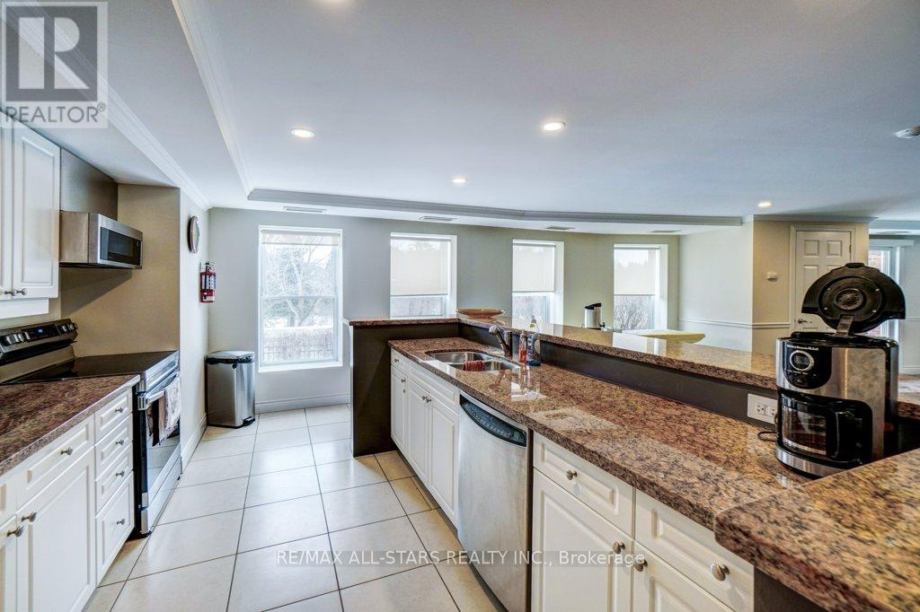 #214 22 JAMES HILL COURT - 47