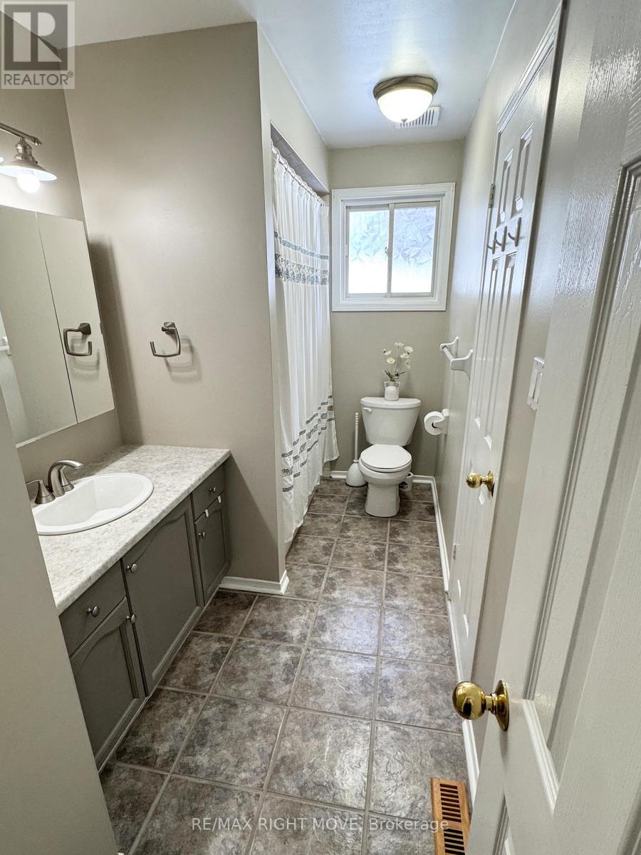 15 WATSON COURT - 12
