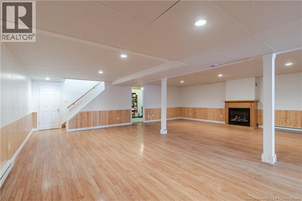19 Apple Lane - 29