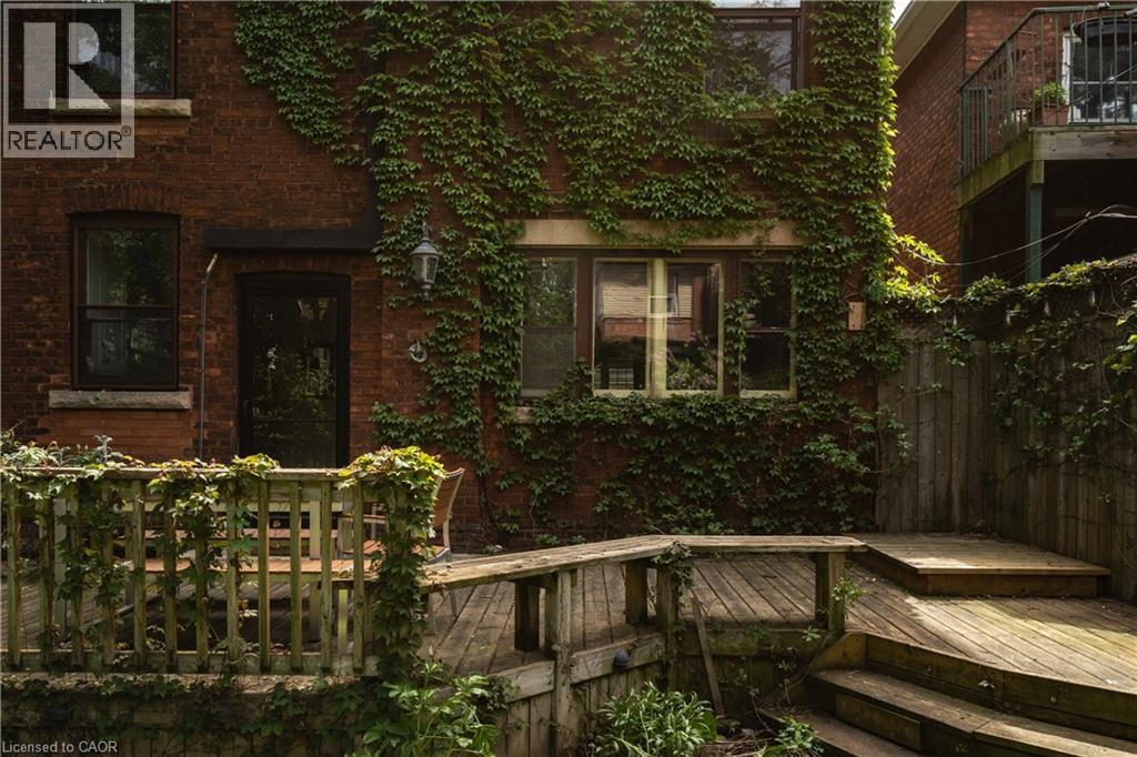 44 ST CLAIR Avenue - 40