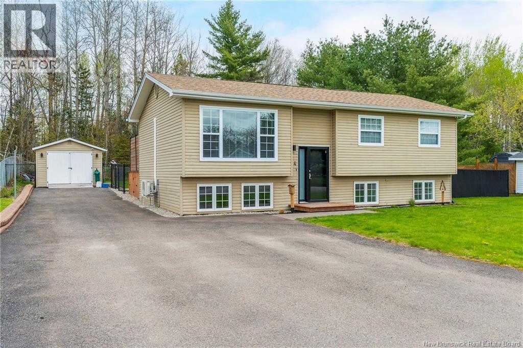 14 Chestnut Crescent - Image 2