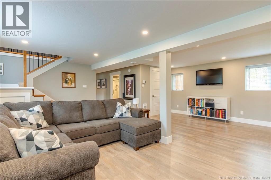 14 Chestnut Crescent - 31
