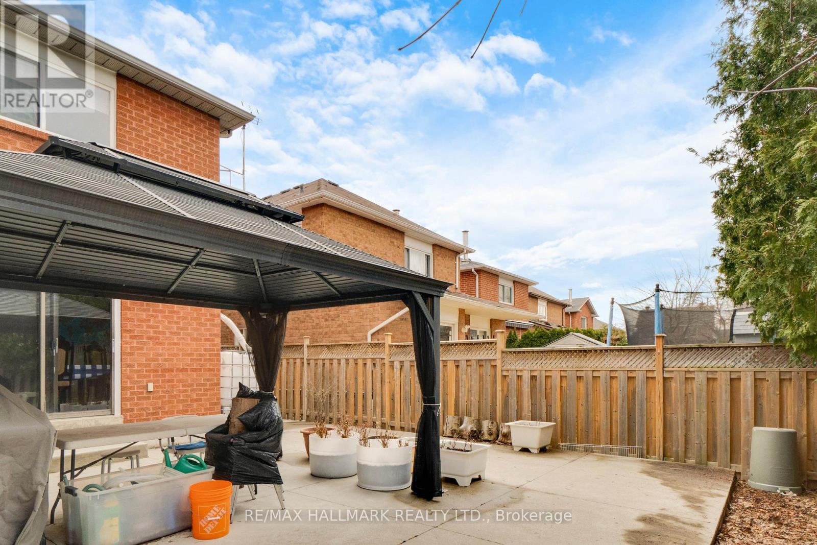 3310 GREENBELT CRESCENT - 38