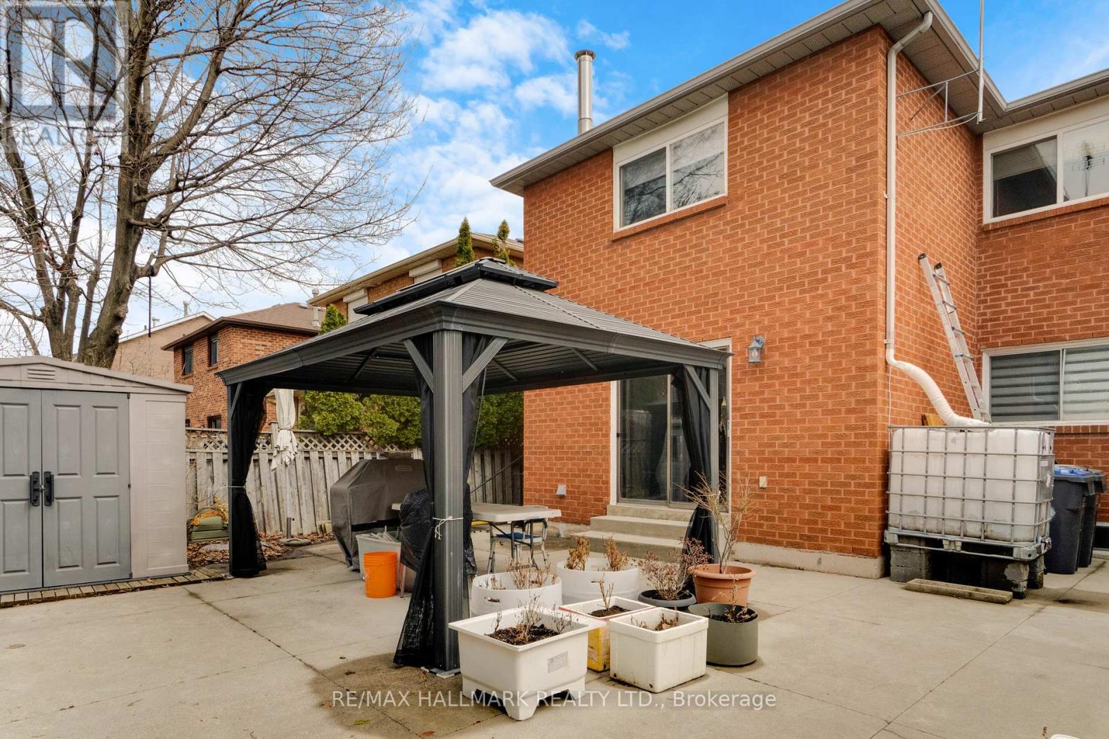 3310 GREENBELT CRESCENT - 40