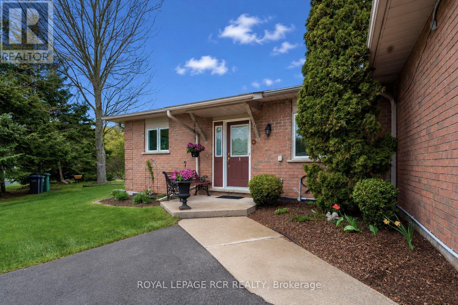 #1 28 REDDINGTON DRIVE - 2