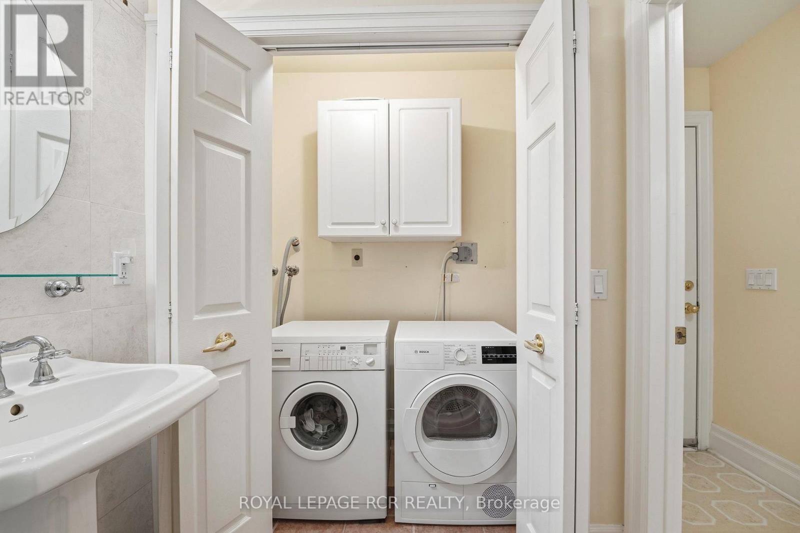 #1 28 REDDINGTON DRIVE - 20