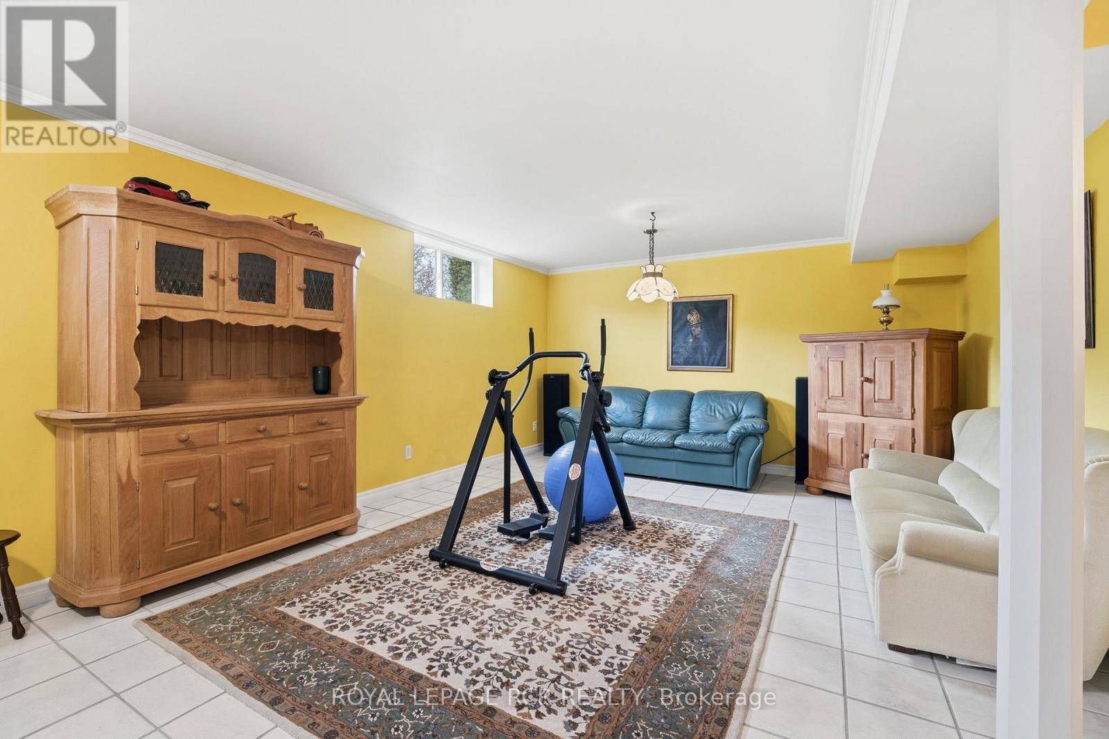 #1 28 REDDINGTON DRIVE - 23
