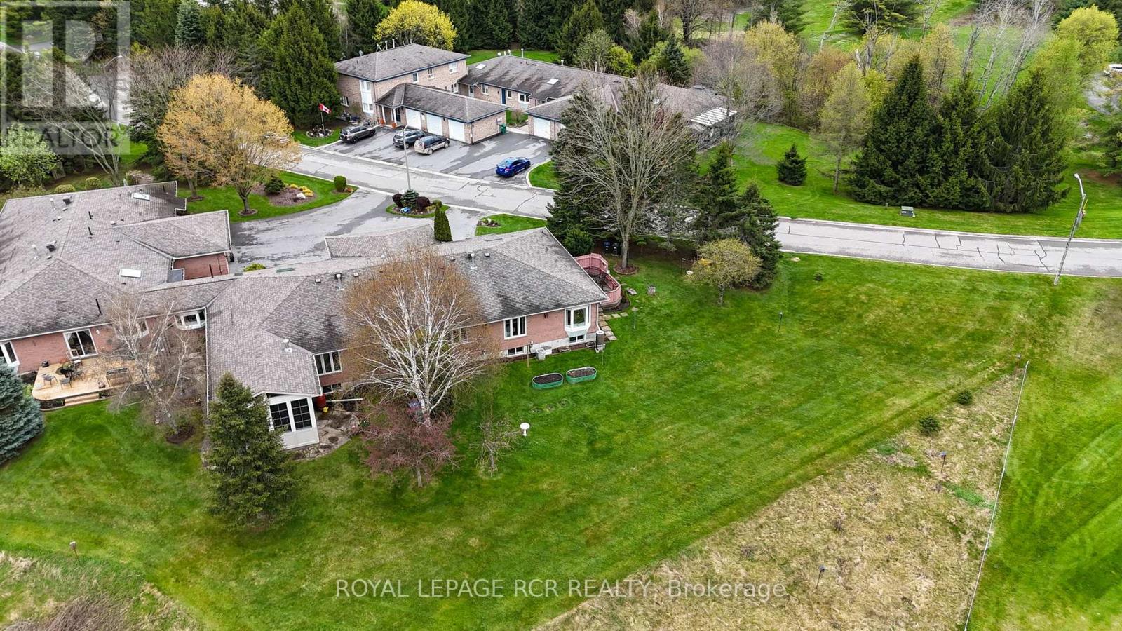 #1 28 REDDINGTON DRIVE - 32
