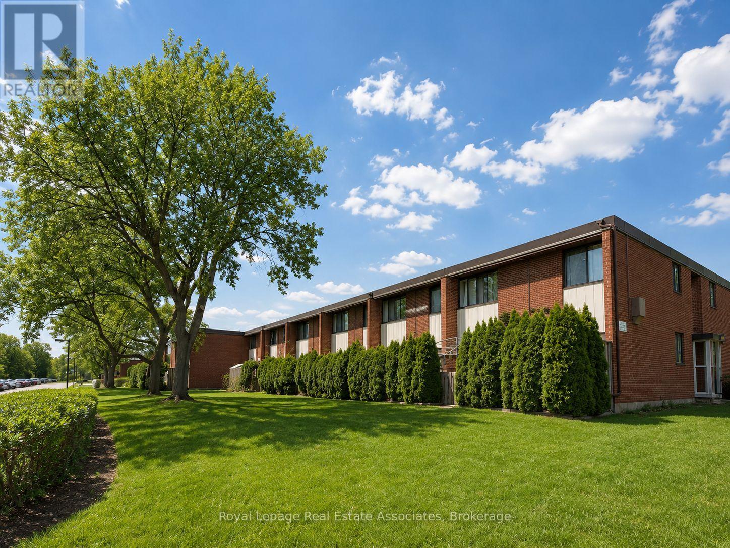 #17 1230 GRIPSHOLM ROAD - 31