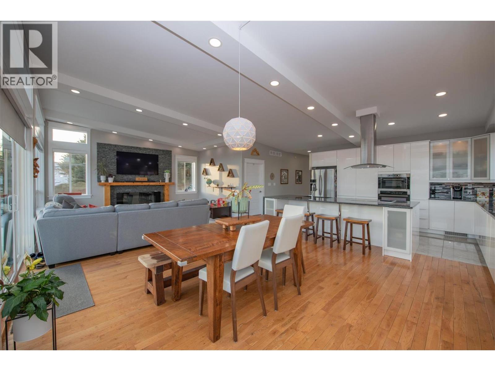 7505 Kennedy Lane, Vernon