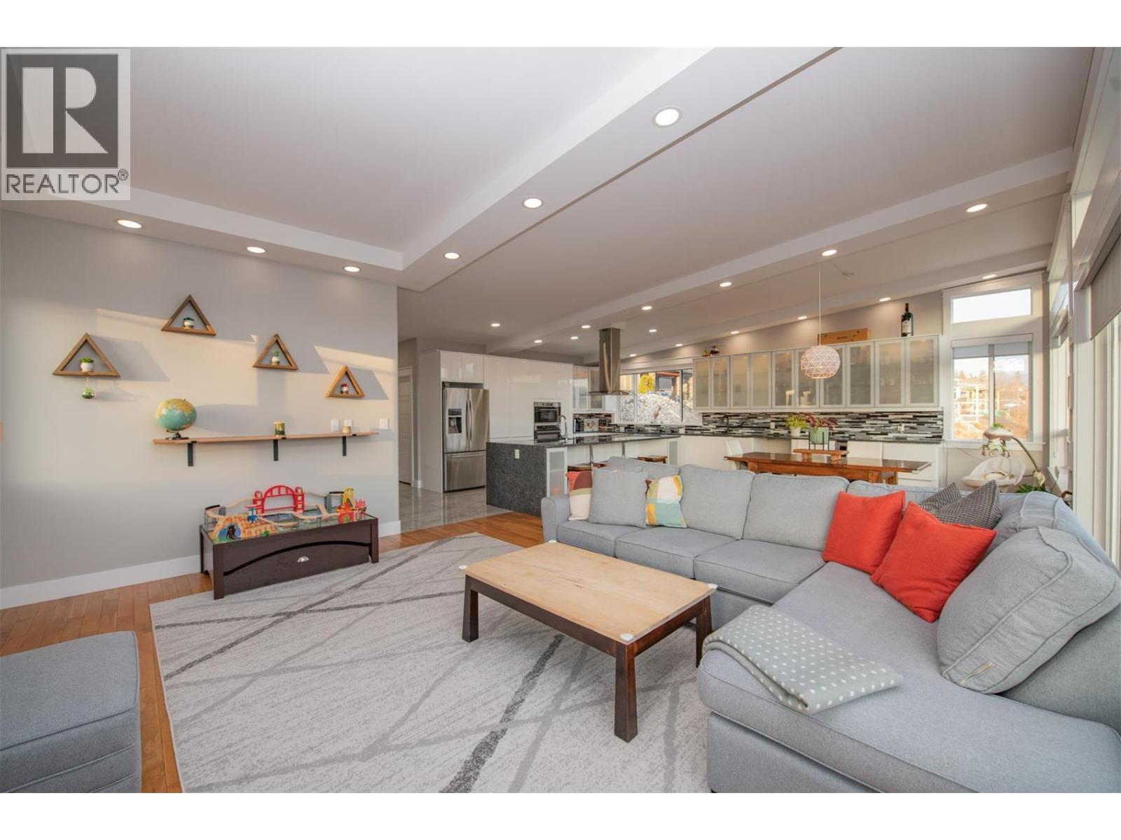 7505 Kennedy Lane, Vernon