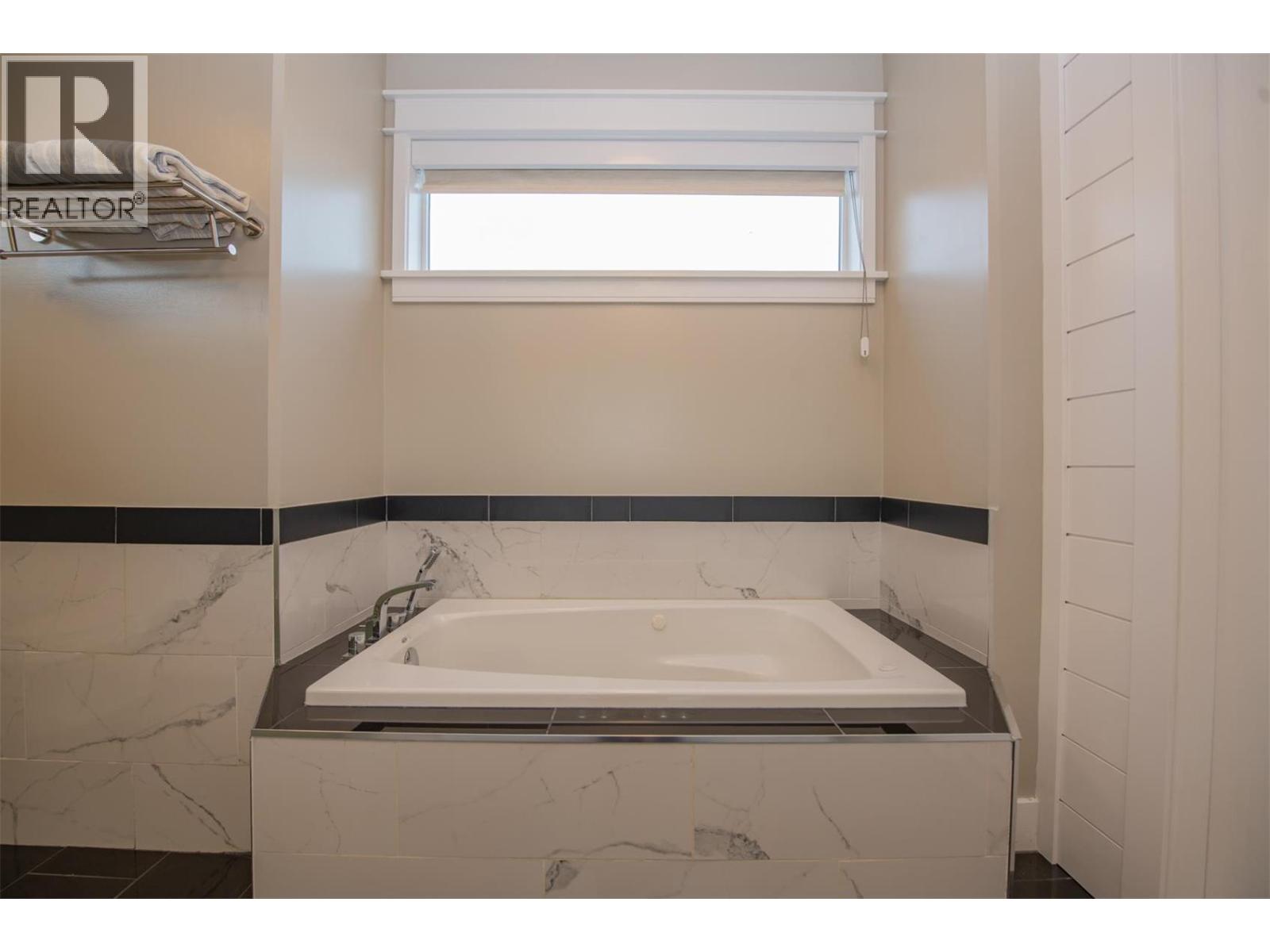 7505 Kennedy Lane, Vernon