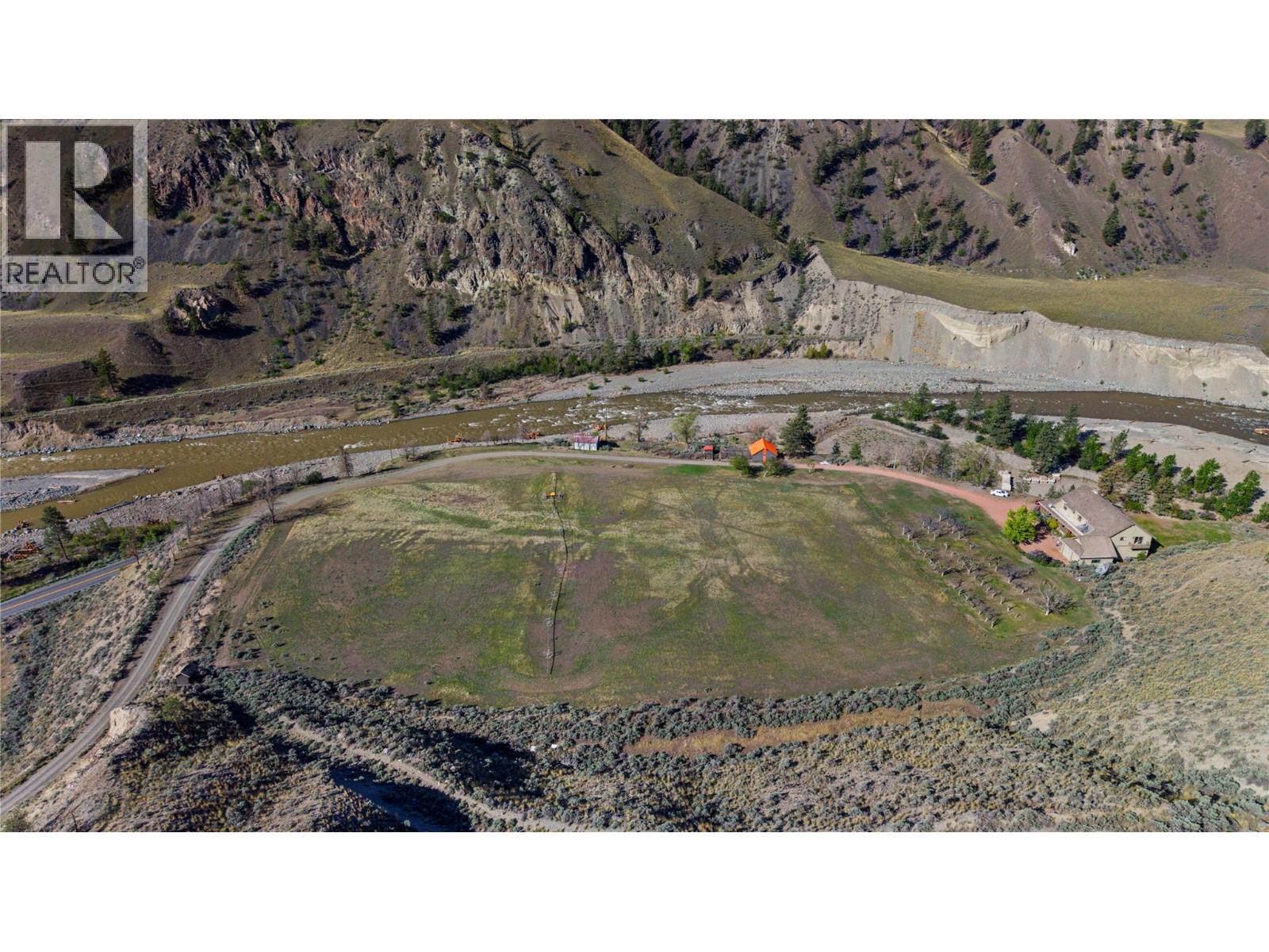 8609 Highway 8 - 23