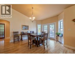 Full bathroom - 3210 / 3208 Cory Road, Keremeos, BC V0H1N0 Photo 6