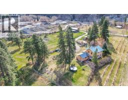Bedroom - 3210 / 3208 Cory Road, Keremeos, BC V0H1N0 Photo 10