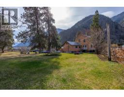 Kitchen - 3210 / 3208 Cory Road, Keremeos, BC V0H1N0 Photo 24