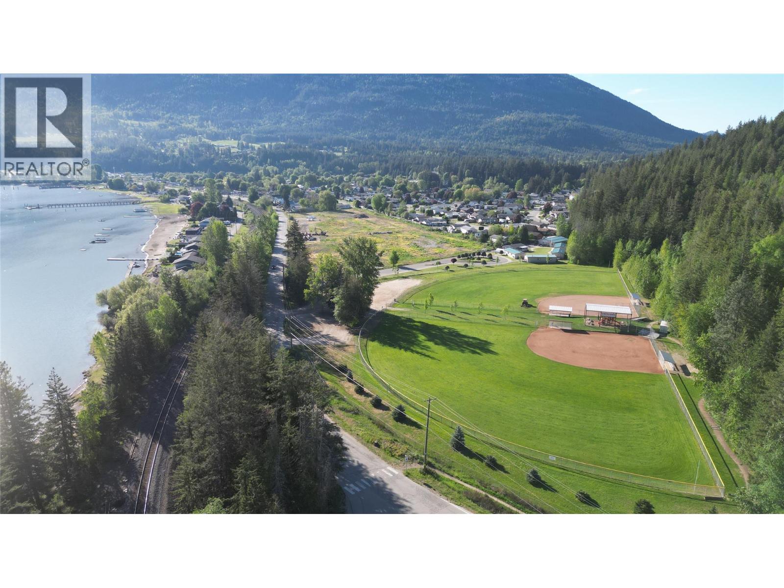 4231 69 Avenue NE, Salmon Arm