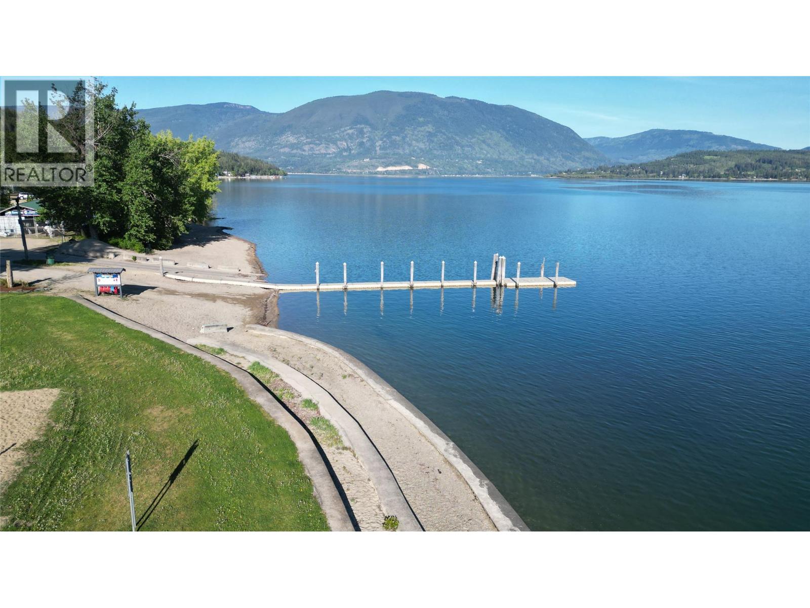 4301 69 Avenue NE, Salmon Arm