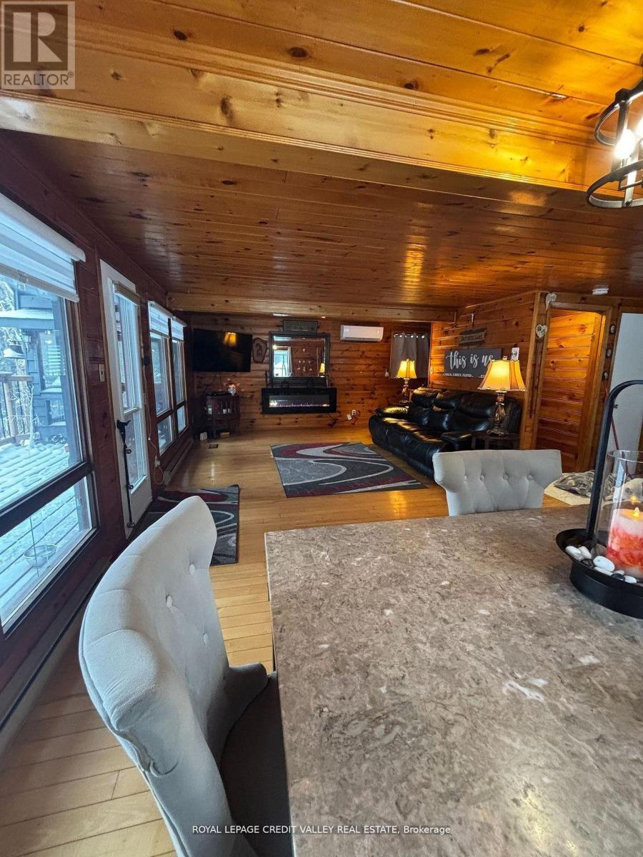 992 SOUTH BAPTISTE LAKE ROAD - 13