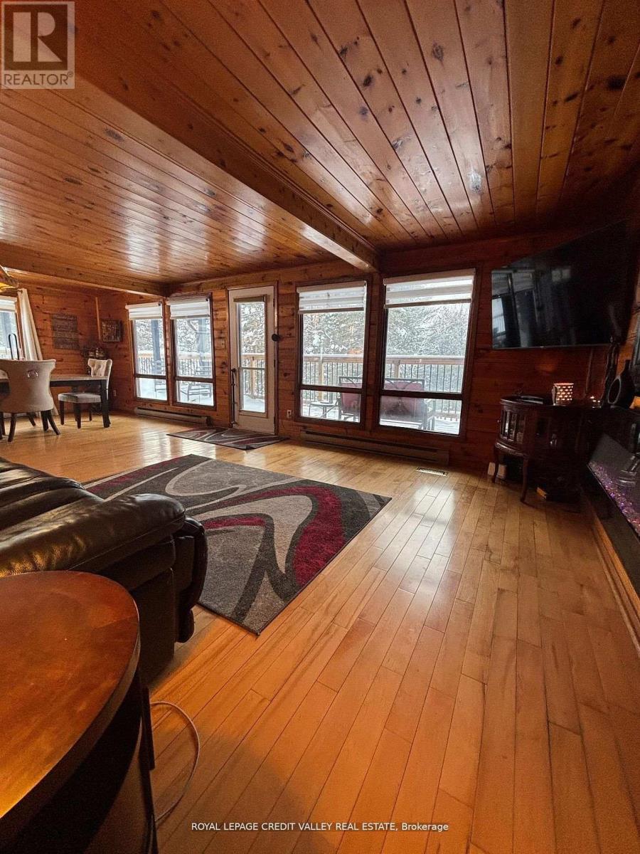 992 SOUTH BAPTISTE LAKE ROAD - 17